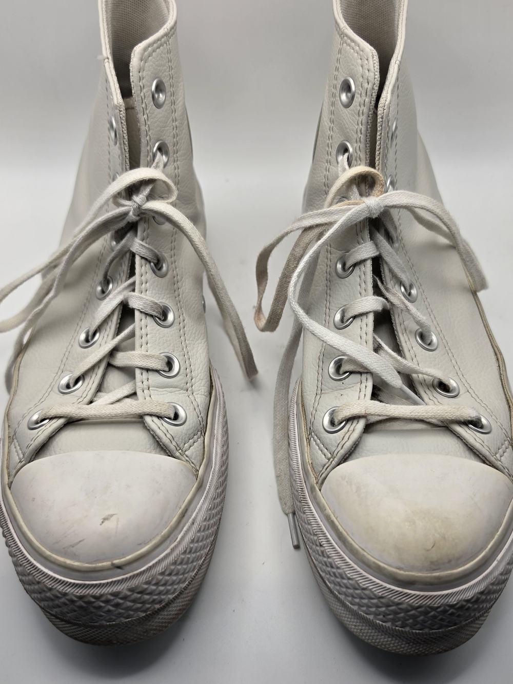 Converse Chuck Taylor All Star High Top Off White Leather Sneakers Womens 8